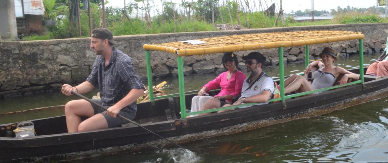 Golden Beach Home Stay Alappuzha Eksteriør bilde