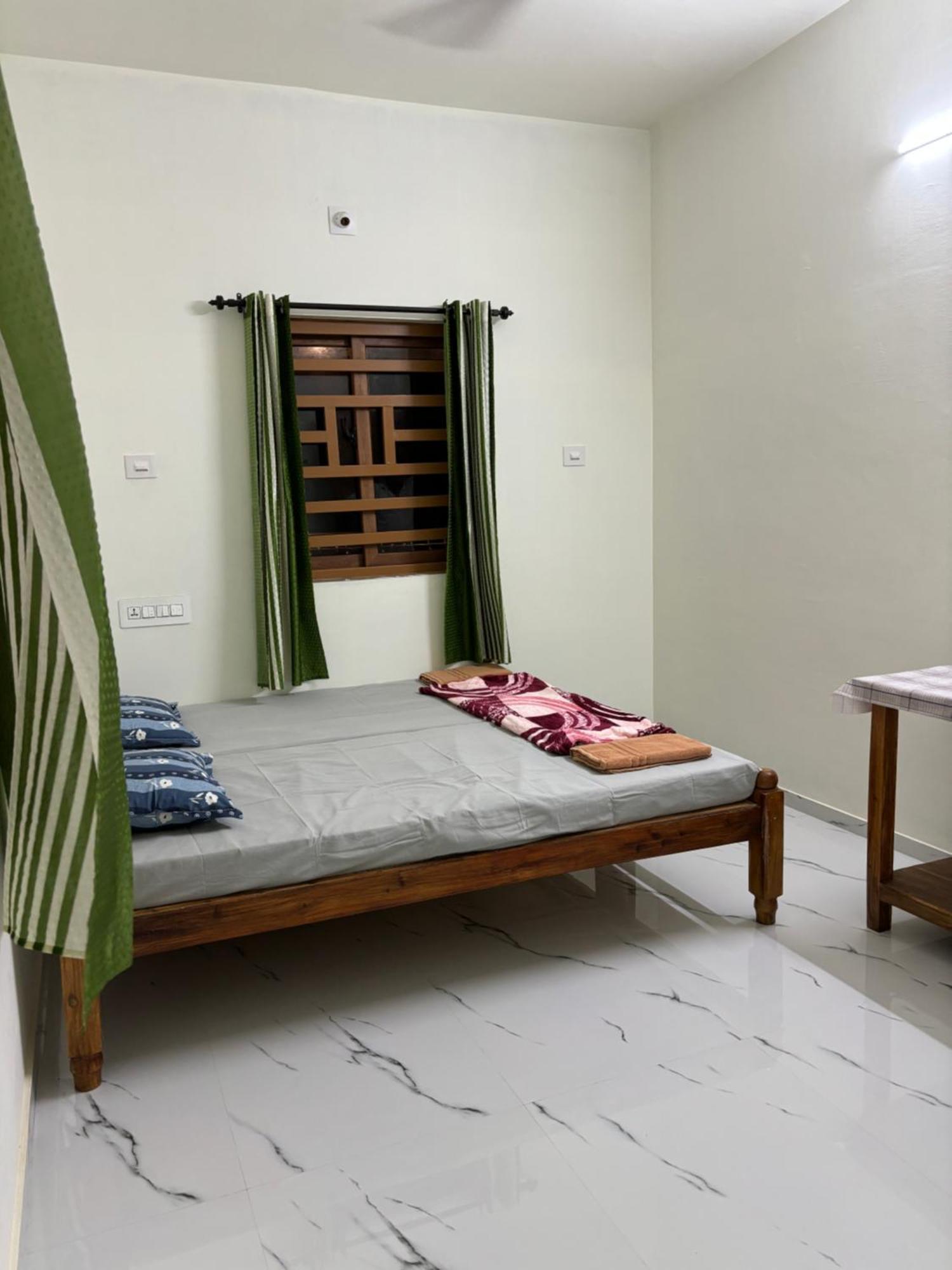 Golden Beach Home Stay Alappuzha Eksteriør bilde