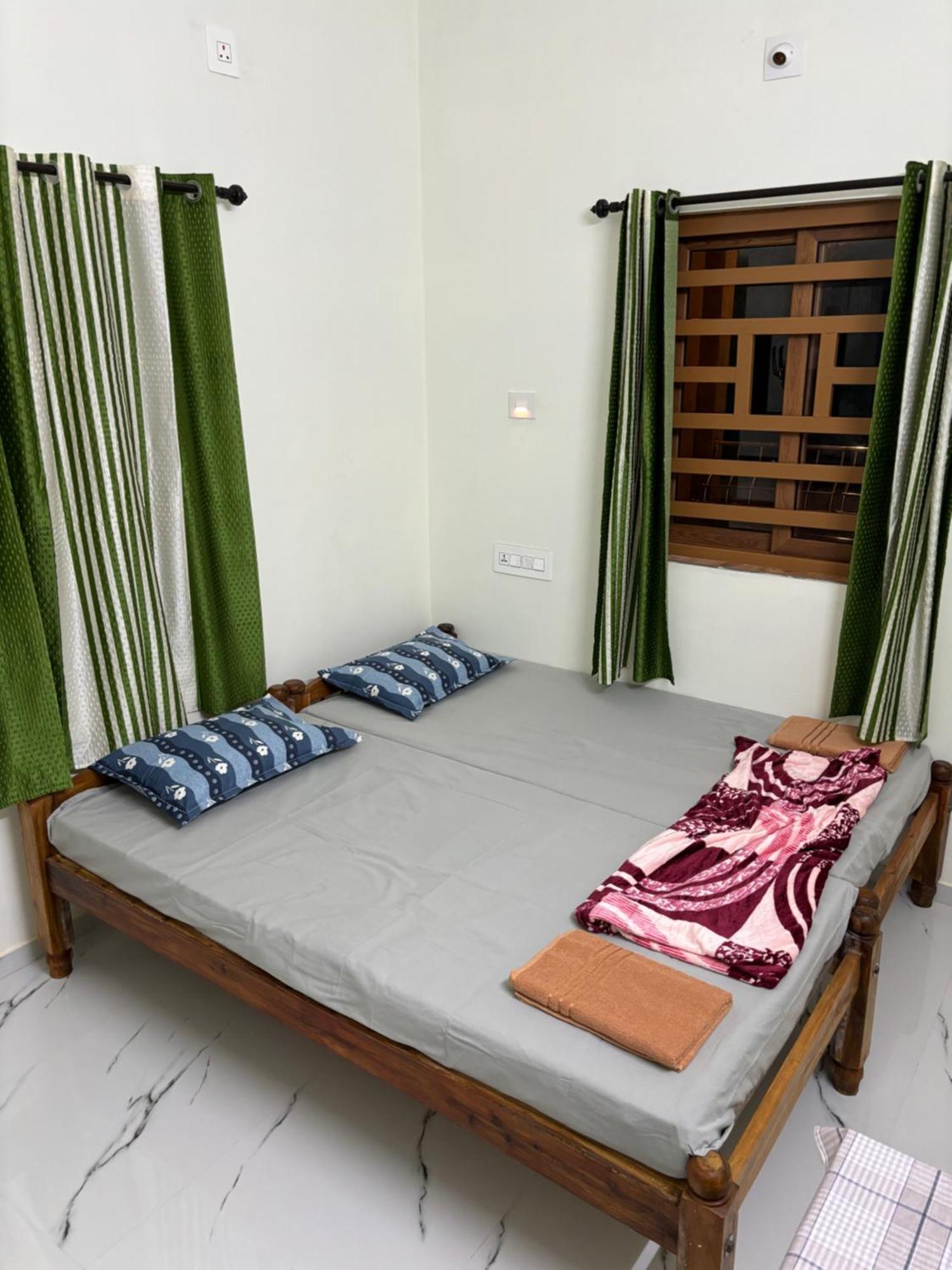 Golden Beach Home Stay Alappuzha Eksteriør bilde