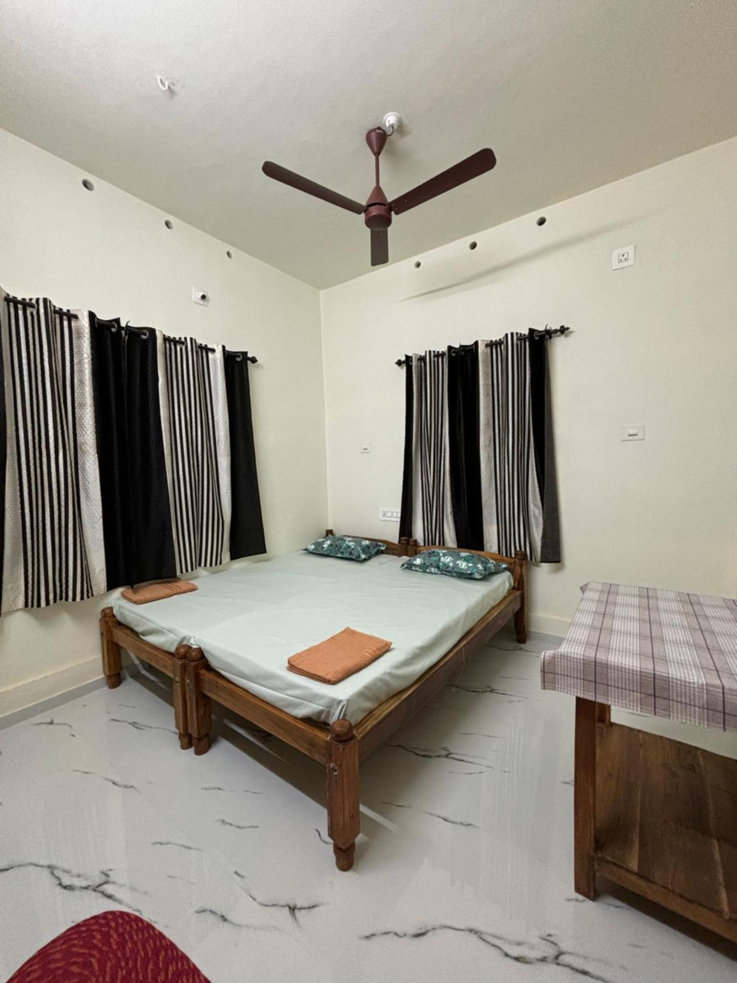 Golden Beach Home Stay Alappuzha Eksteriør bilde