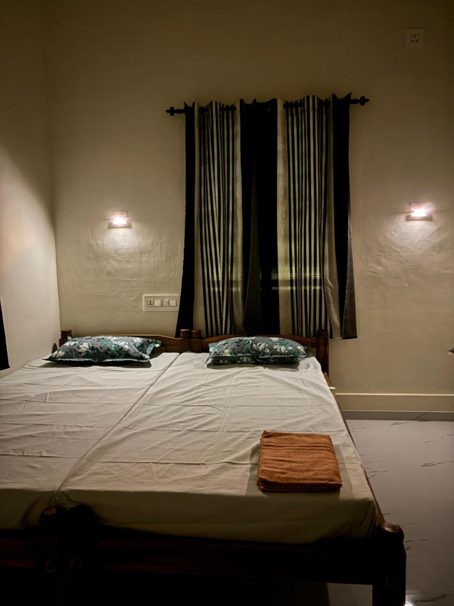 Golden Beach Home Stay Alappuzha Eksteriør bilde