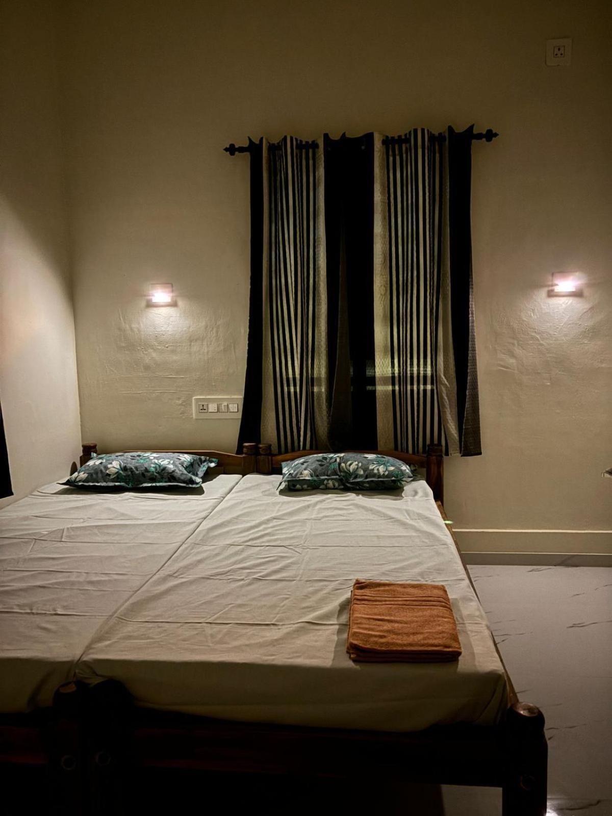 Golden Beach Home Stay Alappuzha Eksteriør bilde