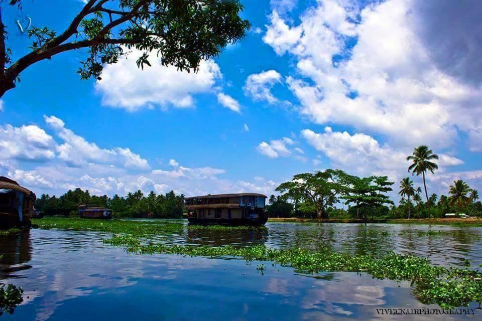Golden Beach Home Stay Alappuzha Eksteriør bilde