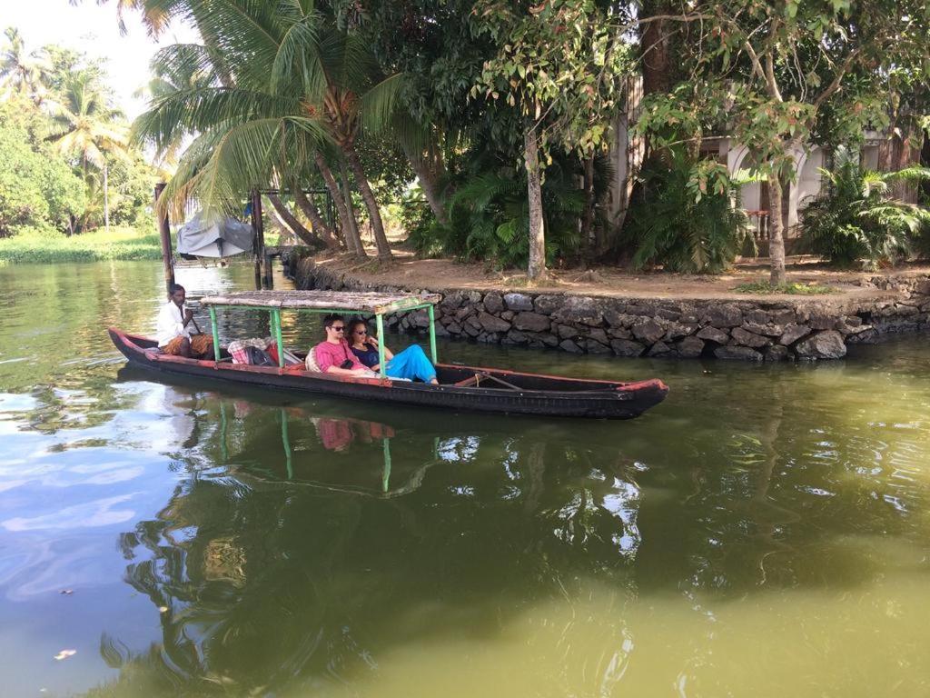 Golden Beach Home Stay Alappuzha Eksteriør bilde