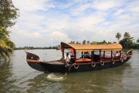 Golden Beach Home Stay Alappuzha Eksteriør bilde